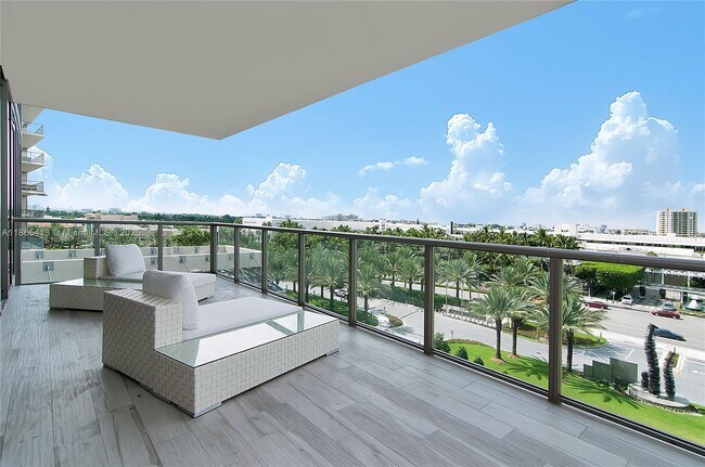 Foto del edificio - 9705 Collins Ave