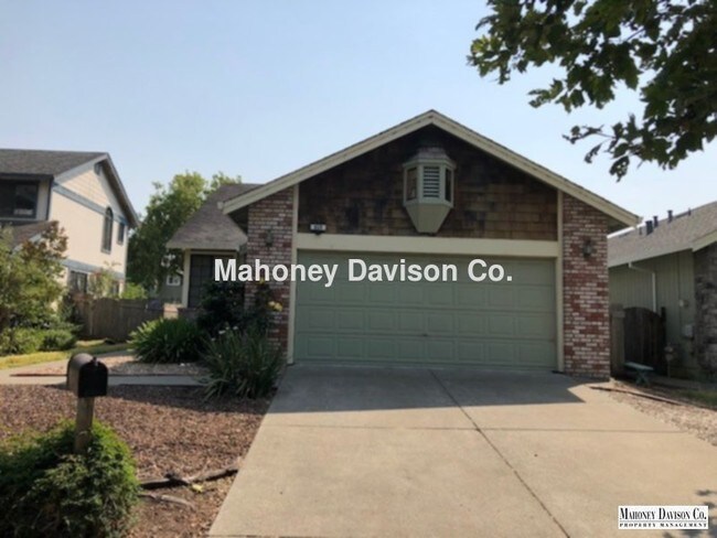 Building Photo - 869 Maria Dr