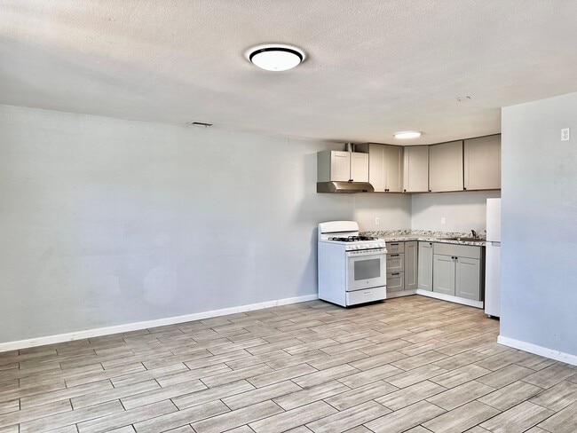 Building Photo - 27390 Alessandro Blvd