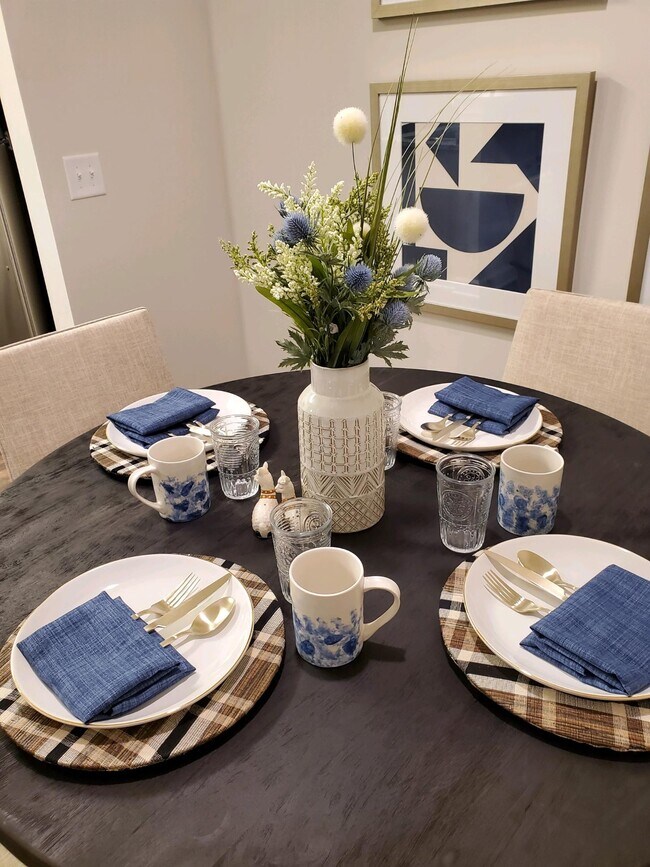 Foto del edificio - Buckhill Village Apts