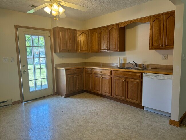 Building Photo - 532 West St