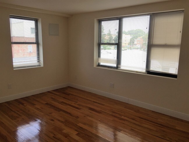 Foto del edificio - 5720 79th Ave