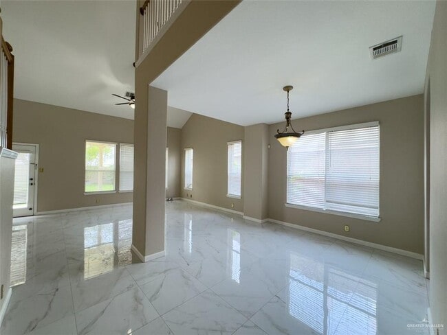 Foto del edificio - 37 San Sebastian St