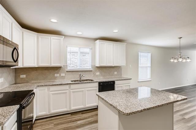 Building Photo - 1023 Spofford Dr