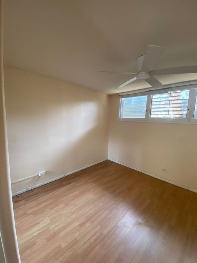 Building Photo - 1700 Makiki St