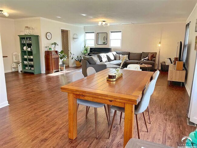 Foto del edificio - 1615 E 18th St