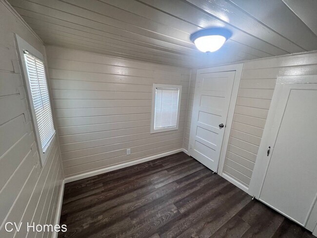 Foto del edificio - 2 br, 1 bath House - 922 1/2 E St.