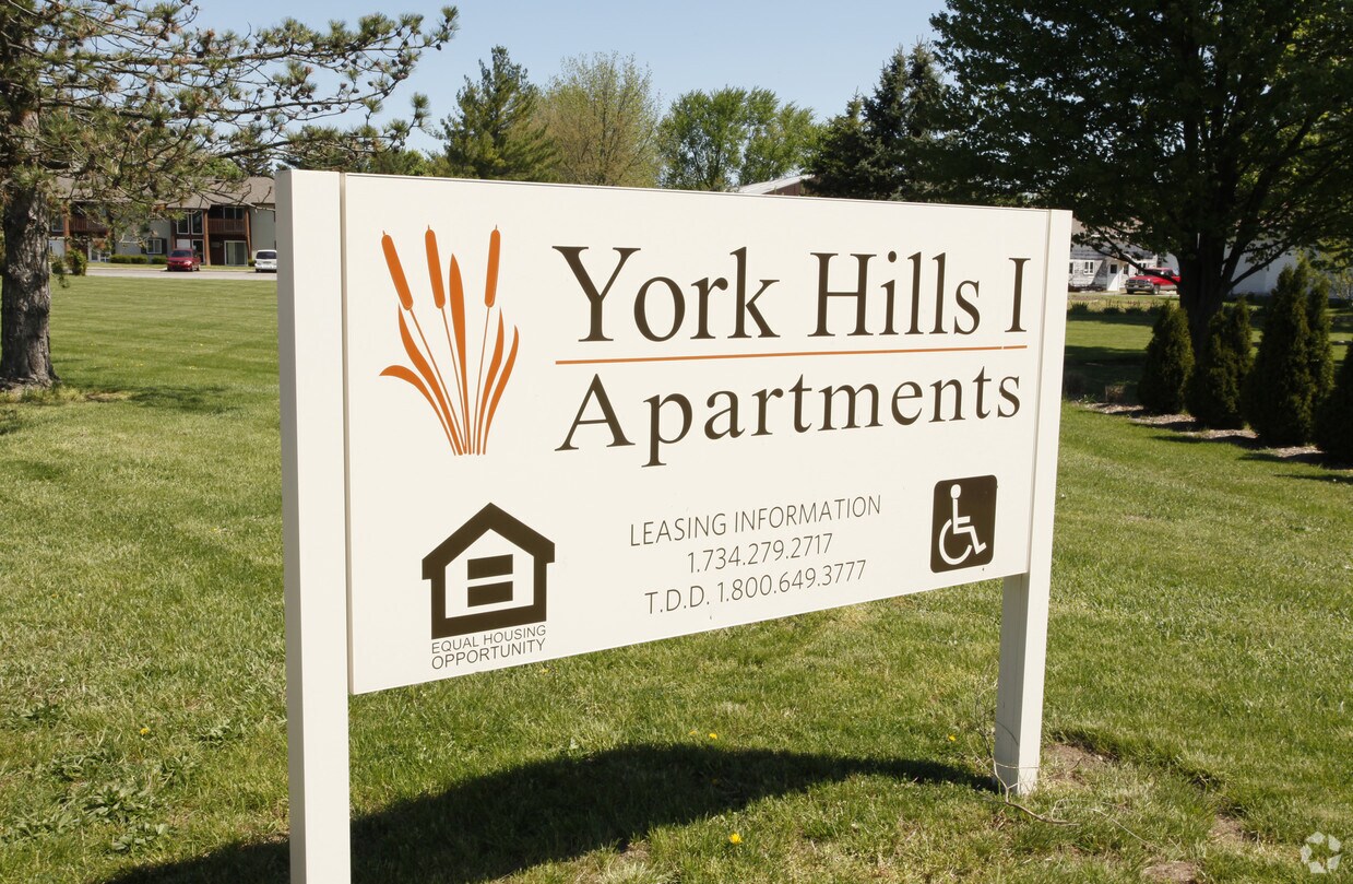 Entrada ¡Firma - York Hills Apartments
