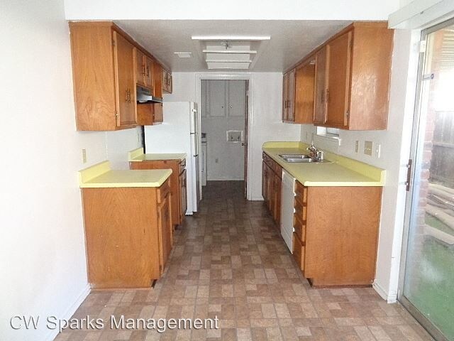 Building Photo - 4037-4037 Ovid Ave