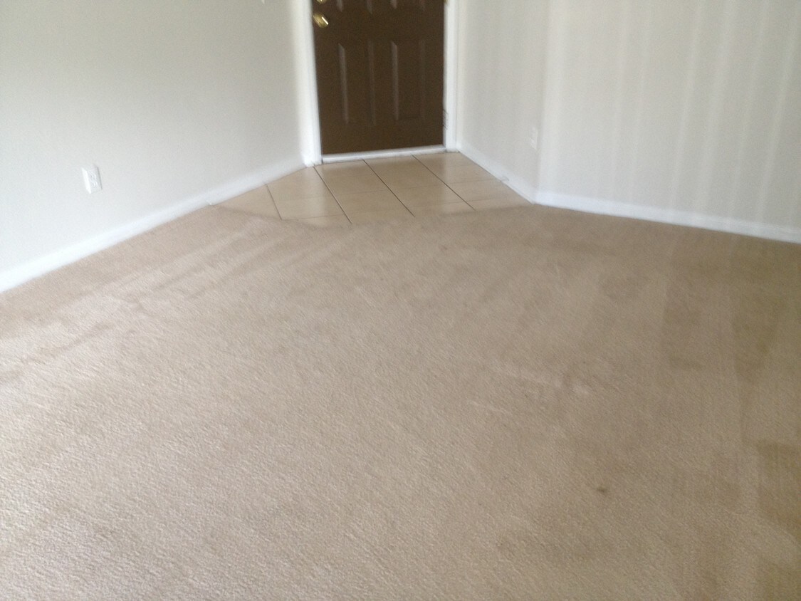 sala de estar - 3631 Kirkpatrick Cir