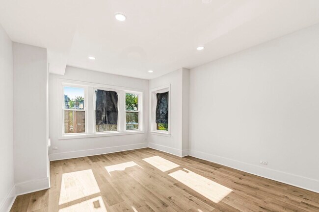 Foto del edificio - 2112 S Drake Ave