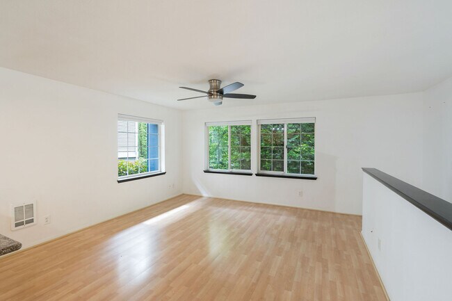 Building Photo - 952 N 35th St