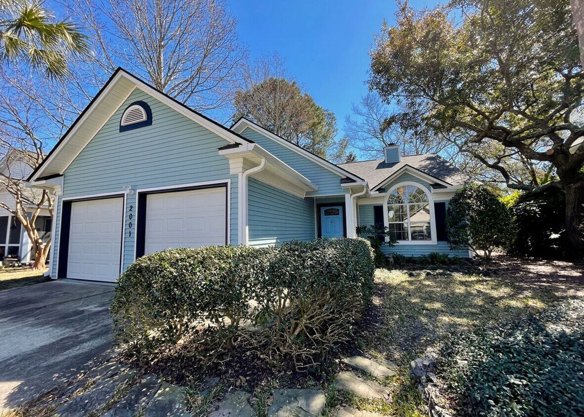 Primary Photo - Available June 1st. 3 BR/2 BA in the Heart...