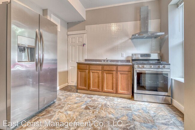 Foto del edificio - 3 br, 1.5 bath House - 1421 W Ostend St