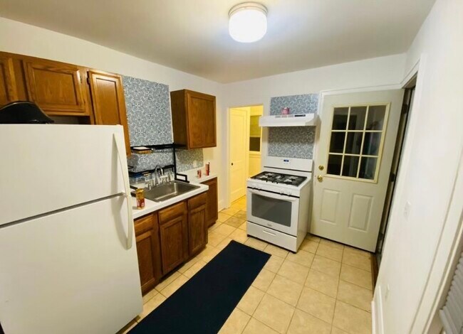 Recorrer la cocina - 1164 Cook Ave E