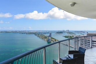 Building Photo - 1750 N Bayshore Dr