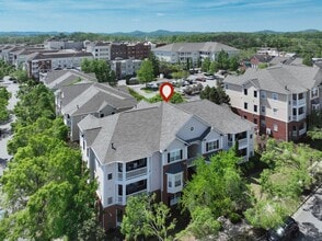 Building Photo - 7003 Lenox Village Dr