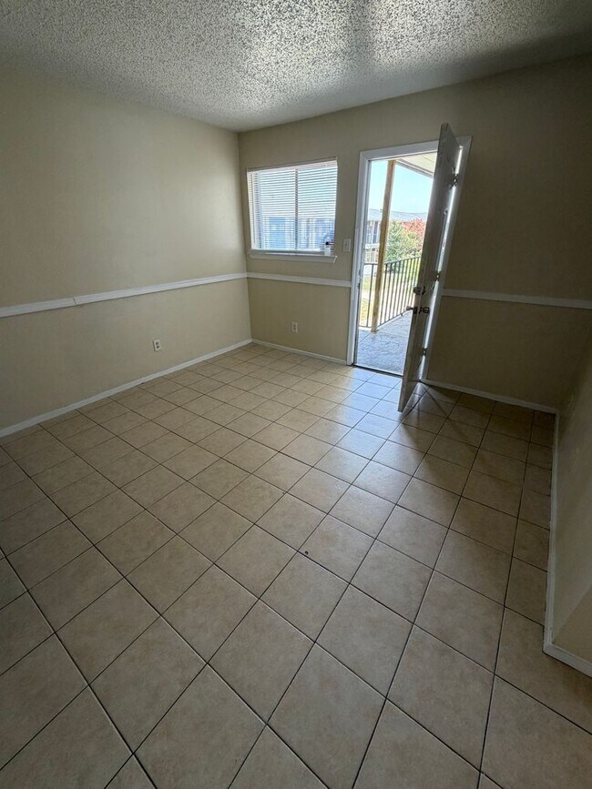 Foto del edificio - 2. Bedroom apt with all utilities paid