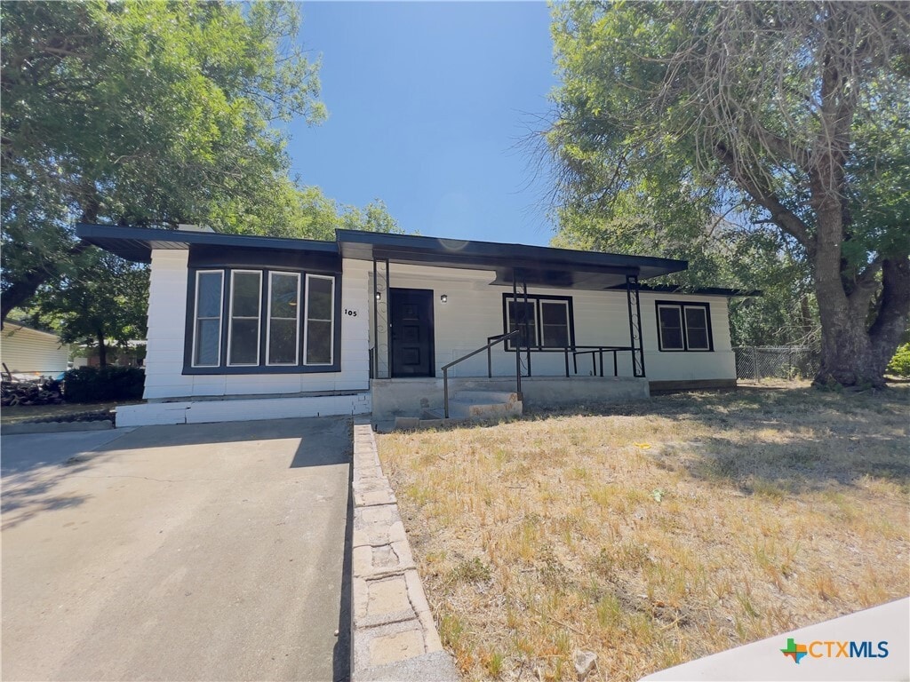 Primary Photo - 105 Nauert St