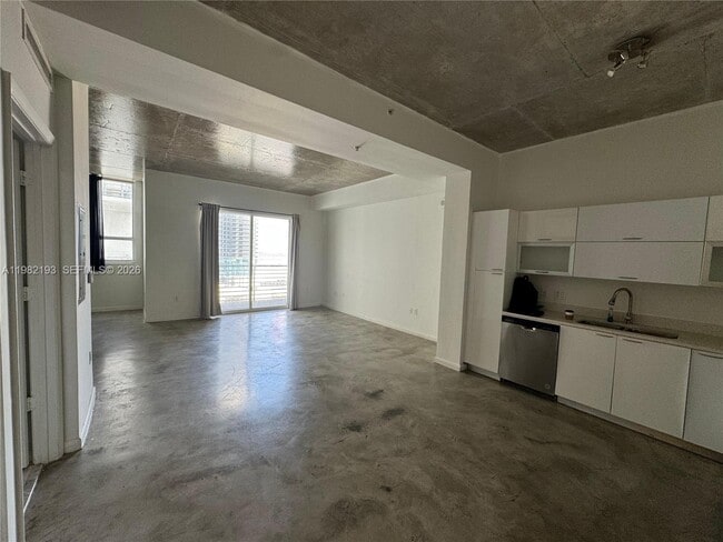 Building Photo - 234 NE 3rd St