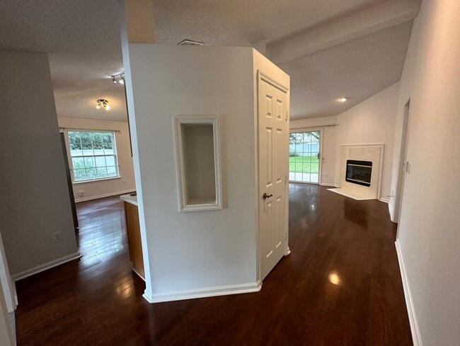 Foto del edificio - Beautiful 3Bed 2Bath in Hunters Ridge!