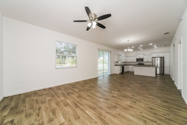 Building Photo - 451 Martigues Dr