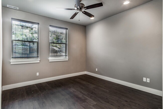 Building Photo - 20539 Gloucester Ln