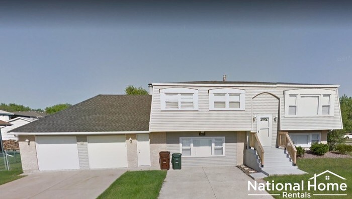 Primary Photo - 16447 76th Ave