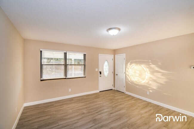 Foto del edificio - 5715 Hillman Dr 14, Jacksonville, FL 32244