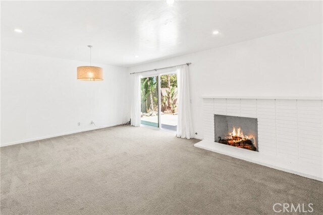 Foto del edificio - 16642 Spruce Cir