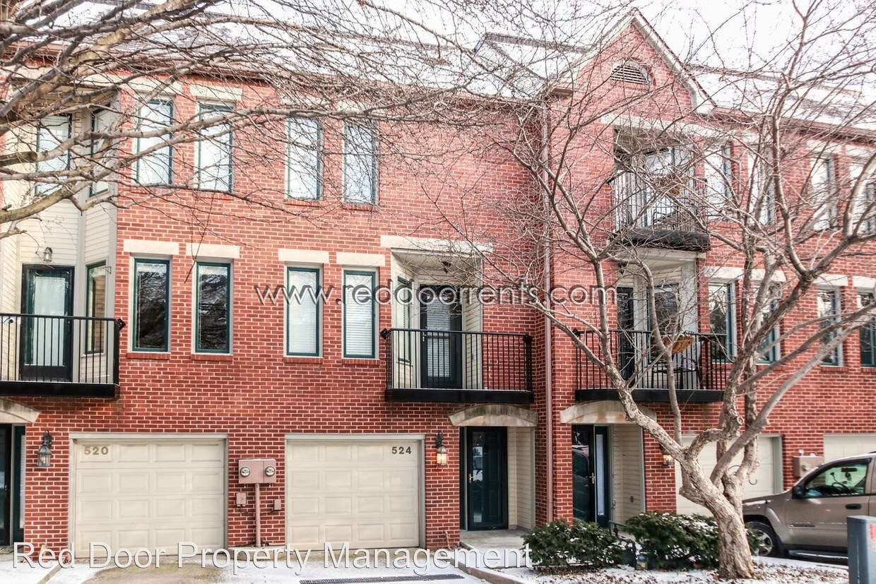 Primary Photo - 524 Lockerbie Cir N