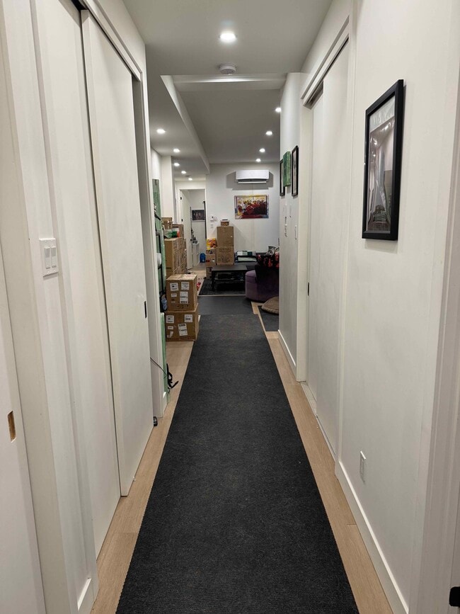 Building Photo - 253 Rue Bourget