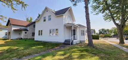 Building Photo - 703 Hopkins St