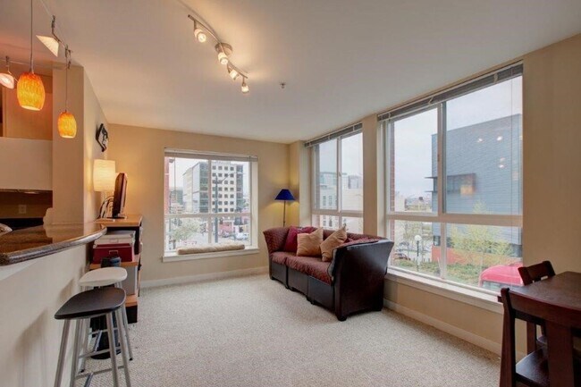 Foto del edificio - Bright and Light Corner Unit at the Tobira!