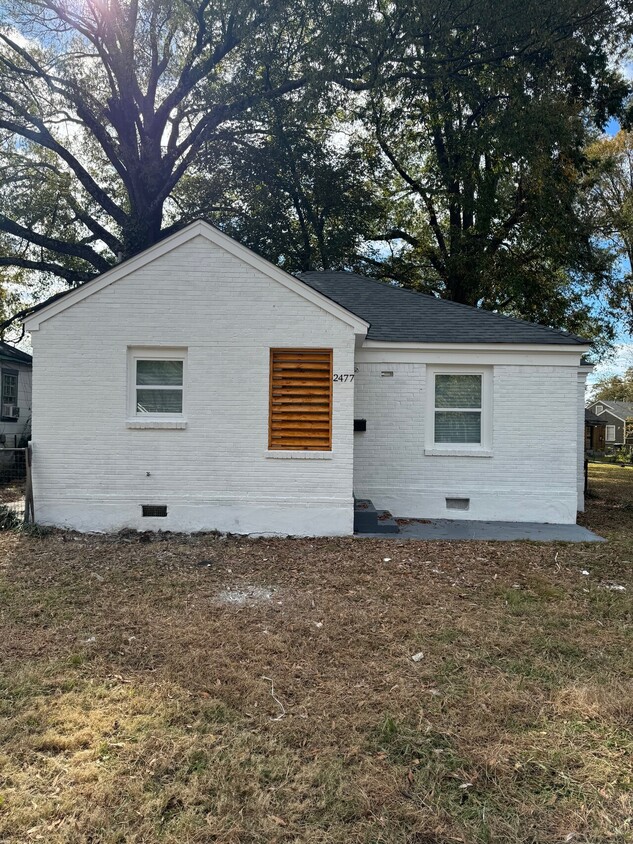 Building Photo - 2477 Boyle Ave