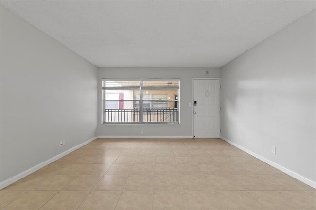 Building Photo - 3586 N University Dr