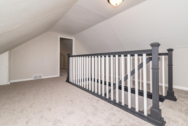 Building Photo - 105 Gretten St