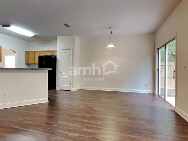 Foto del edificio - 2510 Victoria Point Dr