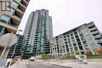 Building Photo - 231 Fort York Blvd