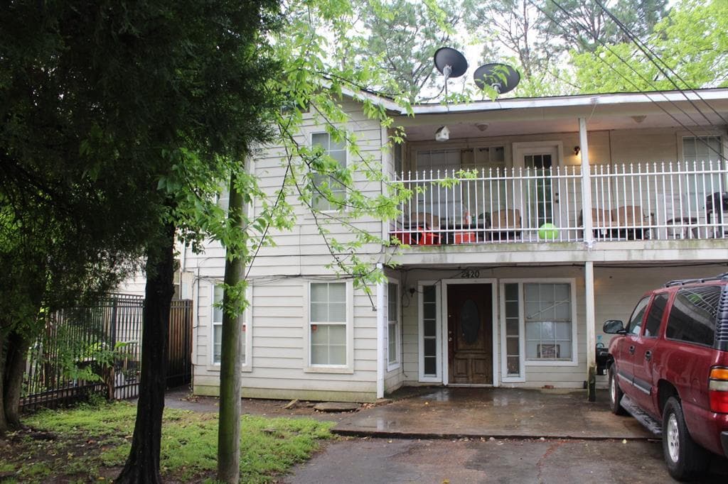 Primary Photo - 2420 Hollis St