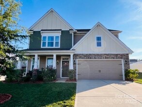 Building Photo - 111 Yellow Birch Loop