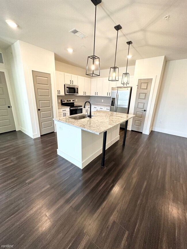 Foto del edificio - 1 br, 1 bath Condo - 27379 E University Dr...