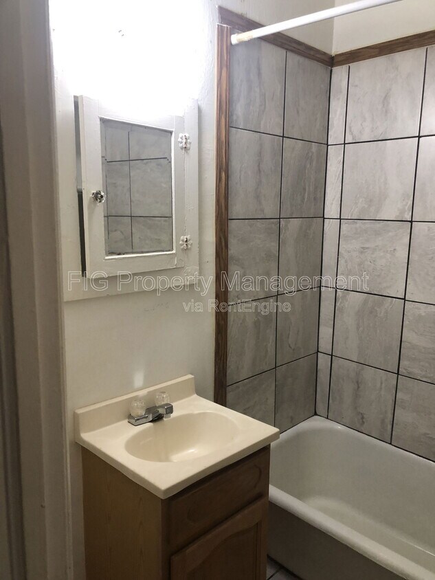 Foto principal - 429 W G St