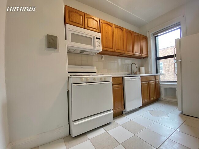 Foto del edificio - 3039 Ocean Pkwy