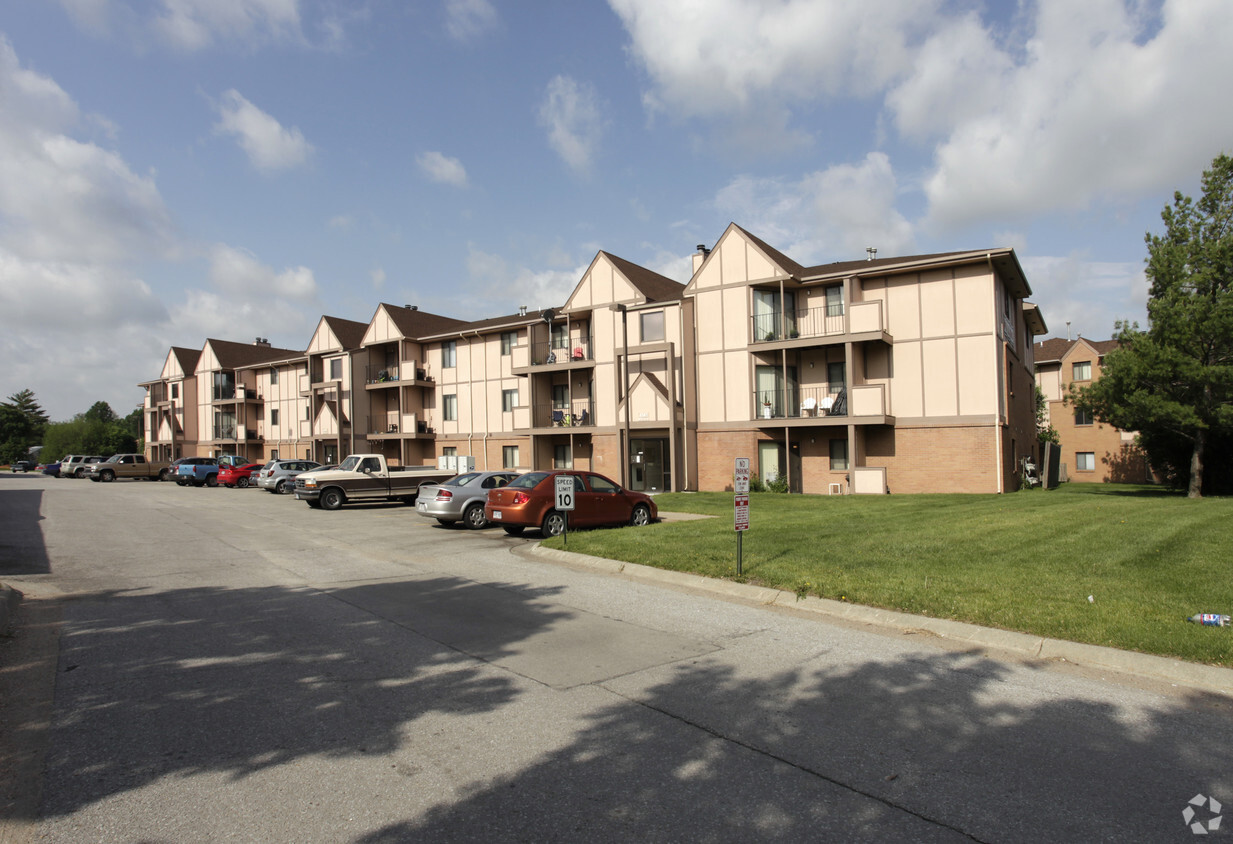 Primary Photo - Central Park Apartments