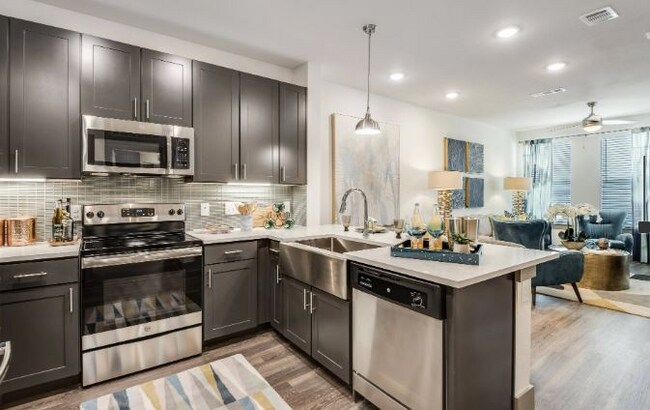 Building Photo - 300 Enclave Dr