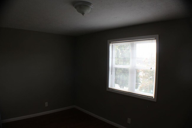 Building Photo - 1054 Ridge Ave SW