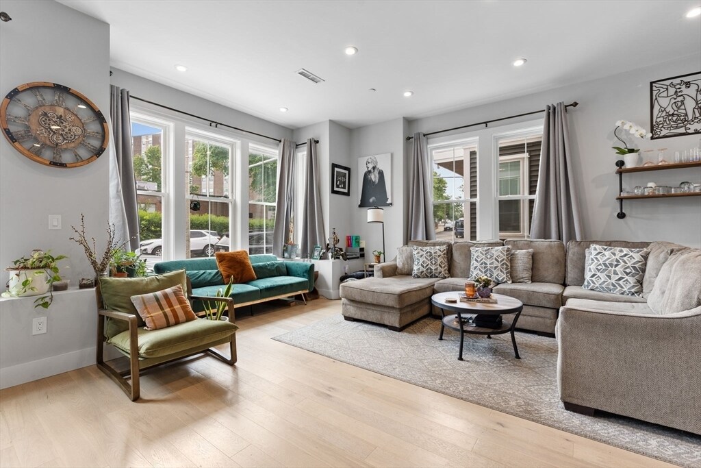 Foto principal - 761 Washington St