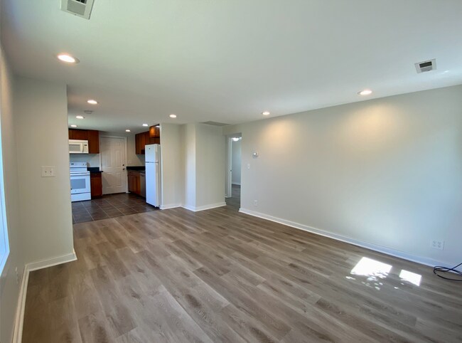 Building Photo - Highland Park House