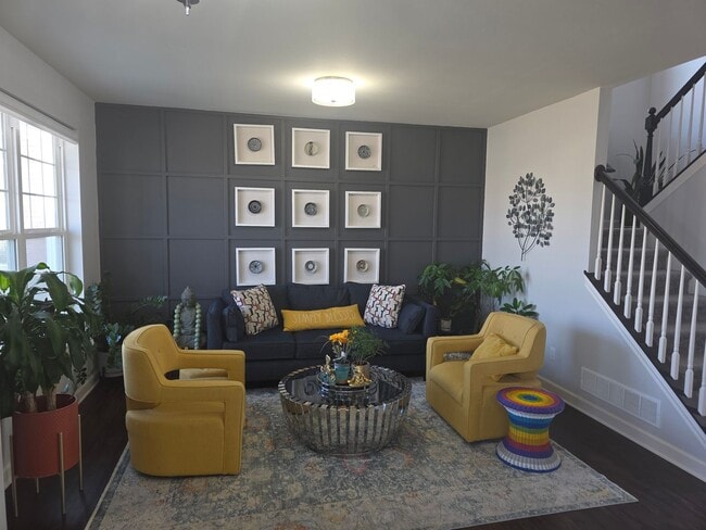 Building Photo - Updated 5 bedroom Sussex home